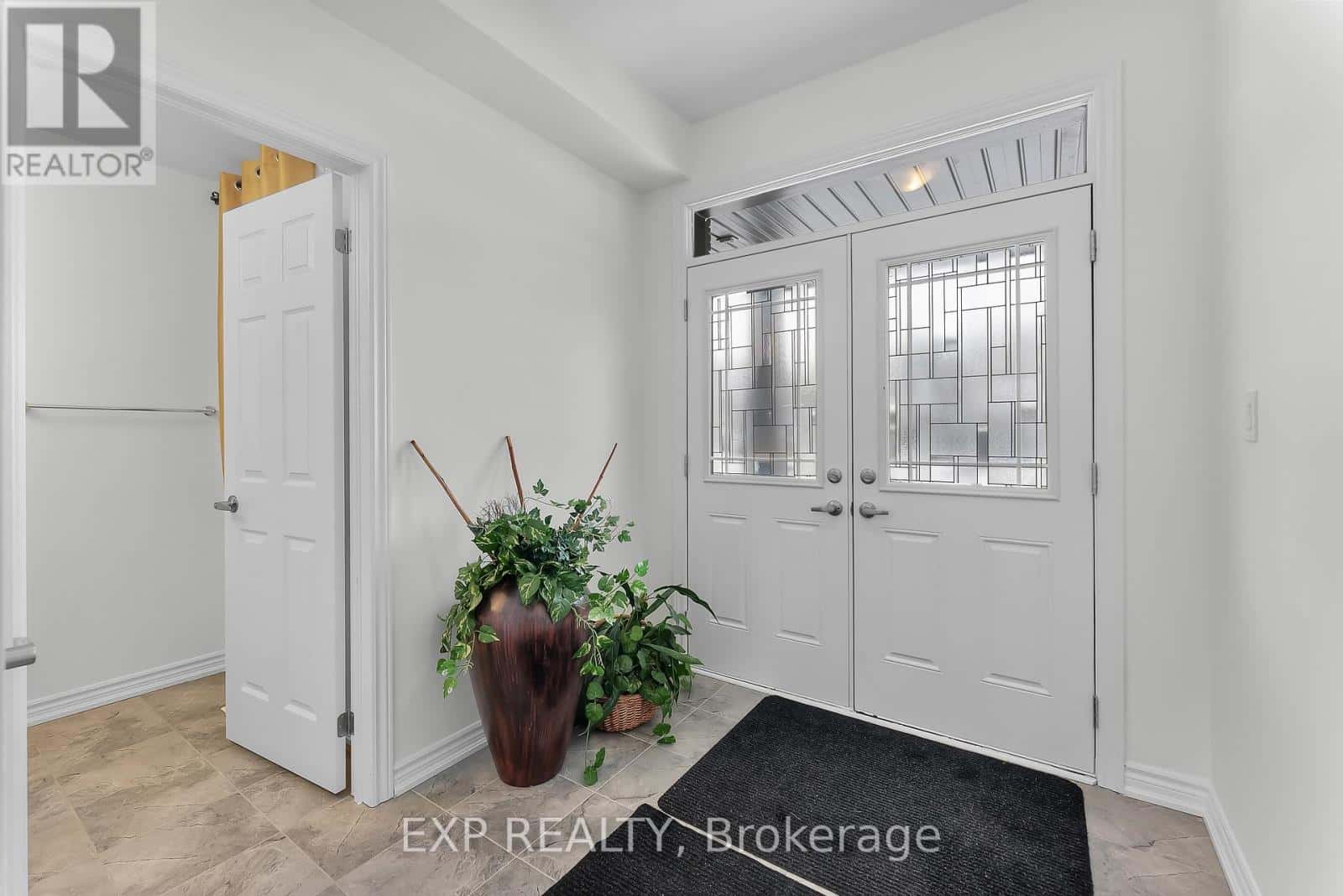 229 VANILLA TRAIL — Thorold (Rolling Meadows), Ontario - Photo 4 of 40