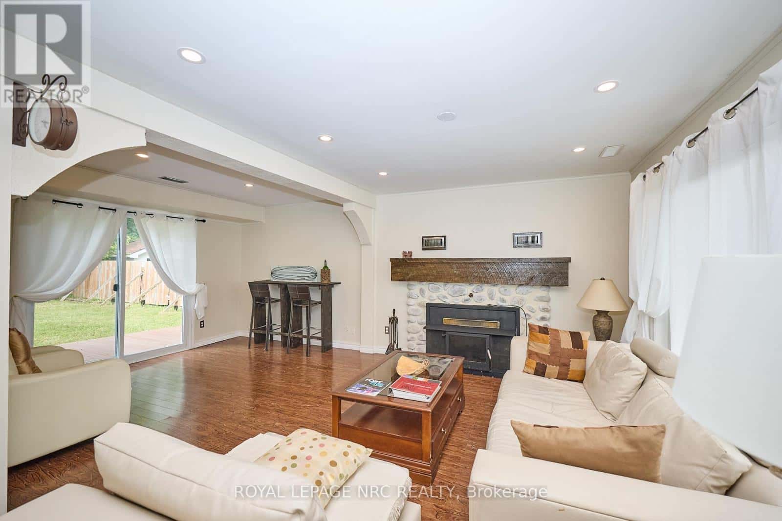 3252 YOUNG AVENUE — Fort Erie (Ridgeway), Ontario - Photo 3 of 36