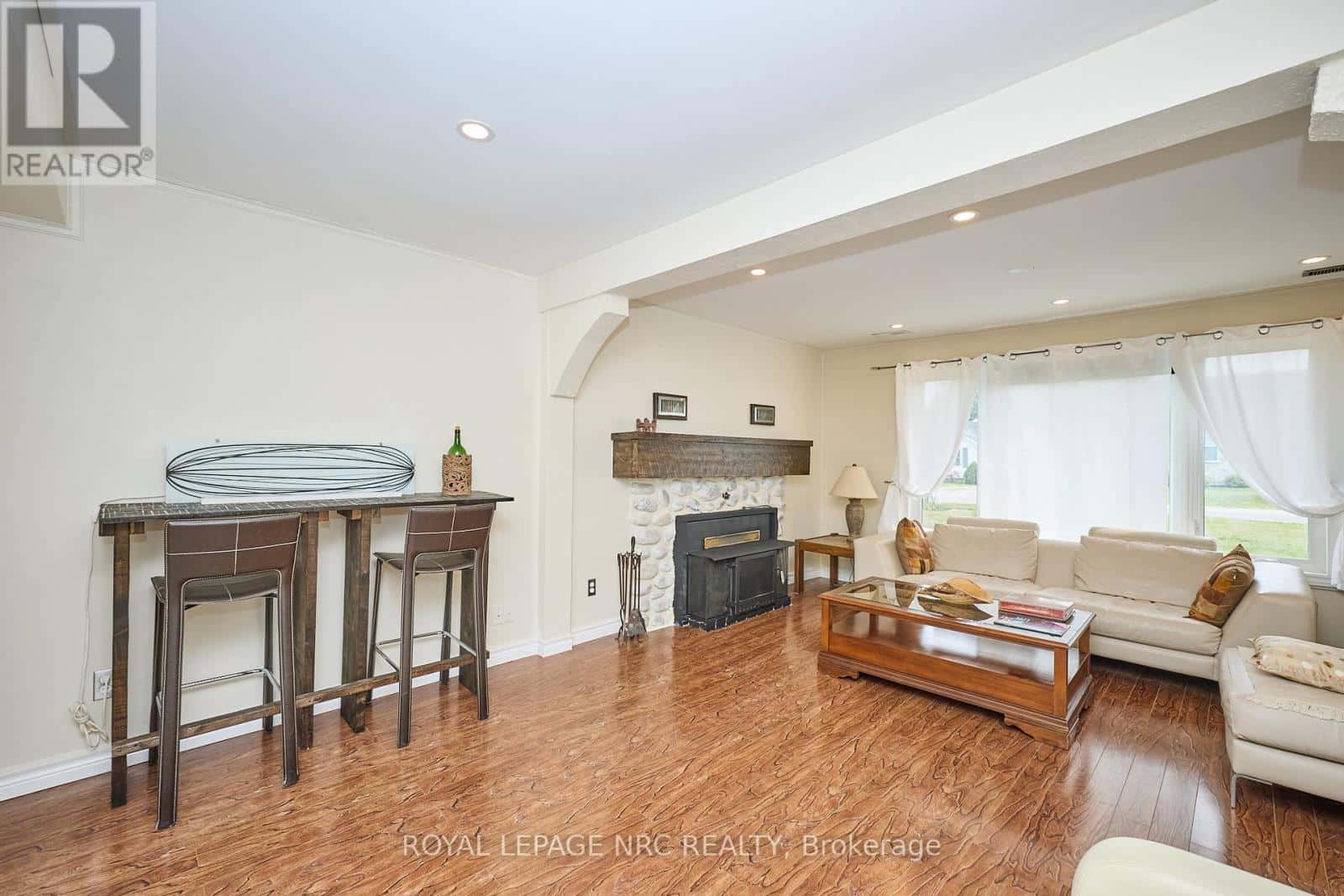 3252 YOUNG AVENUE — Fort Erie (Ridgeway), Ontario - Photo 5 of 36