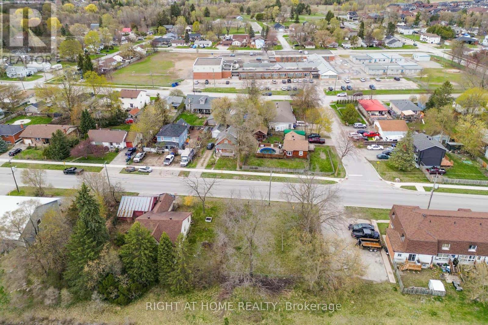 98 KING STREET — Essa (Angus), Ontario - Photo 3 of 3