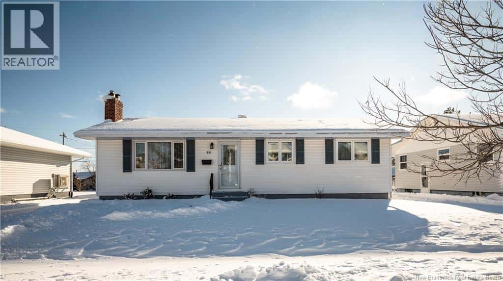 94 Parkdale Drive — Moncton, New Brunswick - Photo 3 of 50