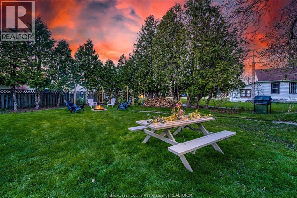 54 Main St — Mitchell's Bay, Ontario - Photo 2 of 17