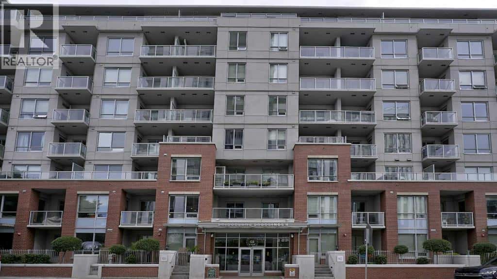 320, 46 9 Street NE — Calgary, Alberta - Photo 2 of 38