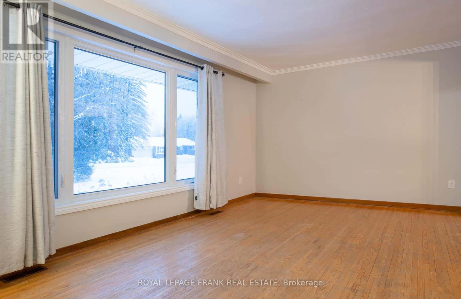 41 FELCHER BOULEVARD — Whitchurch-Stouffville (Ballantrae), Ontario - Photo 2 of 28