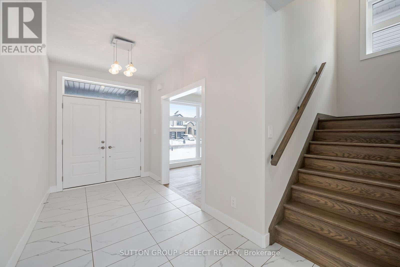 70 ROYAL CRESCENT — Southwold (Talbotville), Ontario - Photo 4 of 44