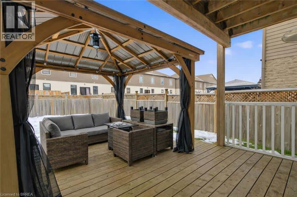 12 LANGRELL Avenue — Tillsonburg, Ontario - Photo 3 of 29