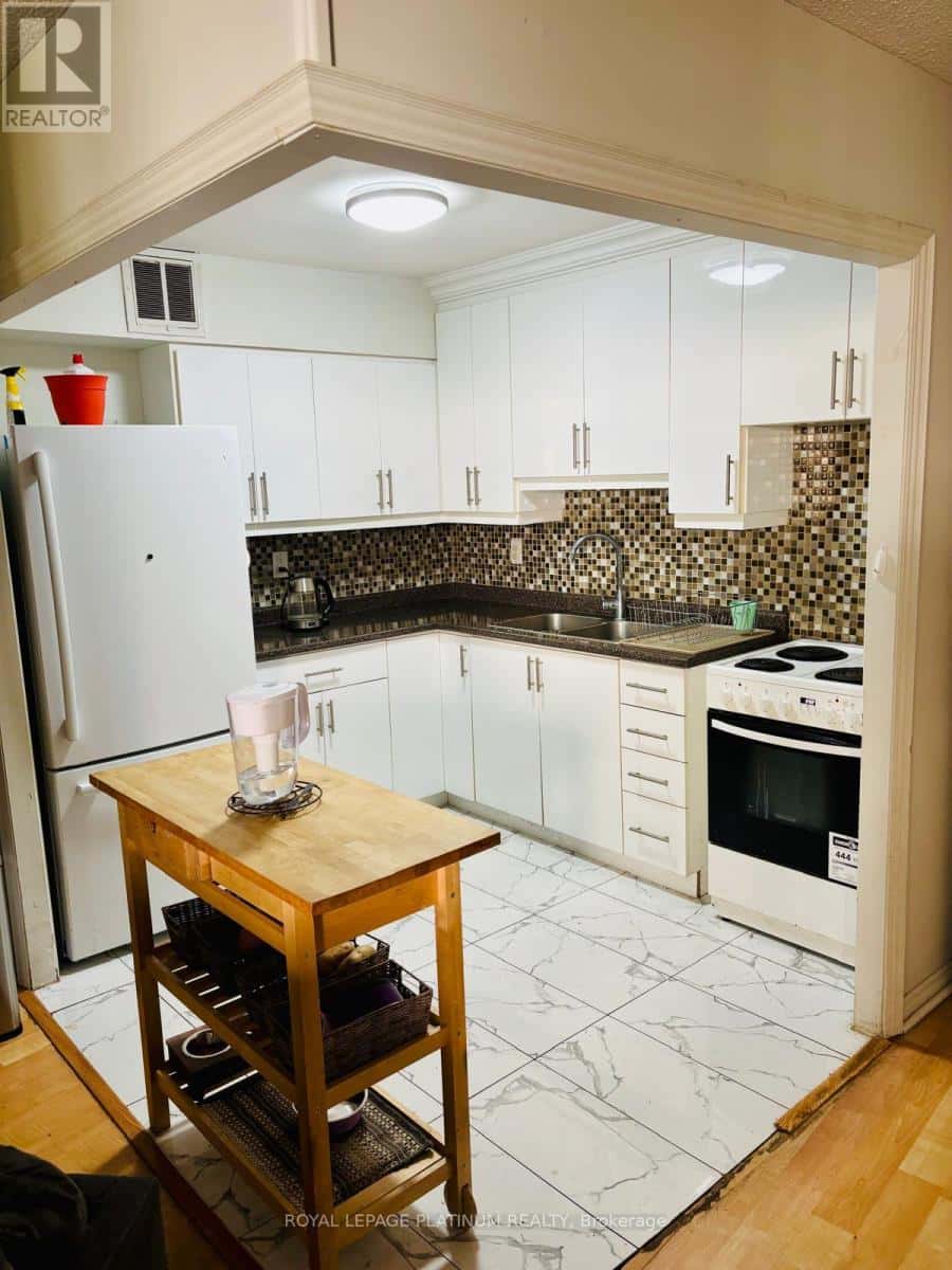 408 - 330 DIXON ROAD — Toronto (Kingsview Village-The Westway), Ontario - Photo 4 of 17