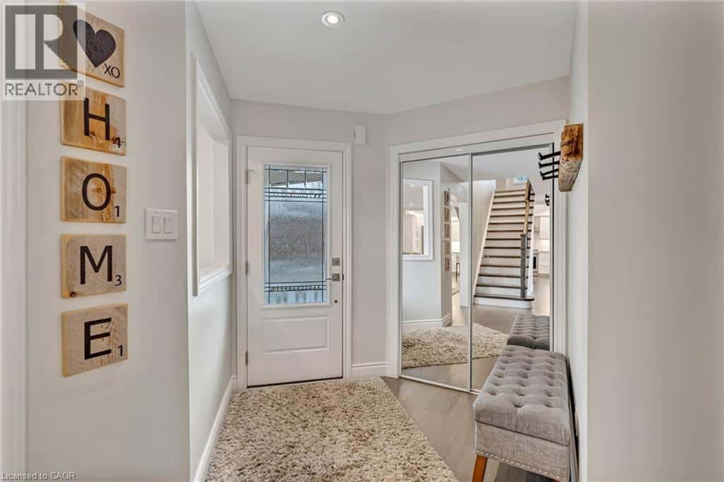 8 KEEWAYDIN Street — Waterdown, Ontario - Photo 3 of 49