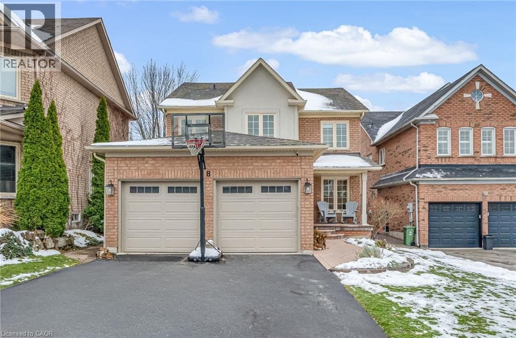 8 KEEWAYDIN Street — Waterdown, Ontario - Main photo