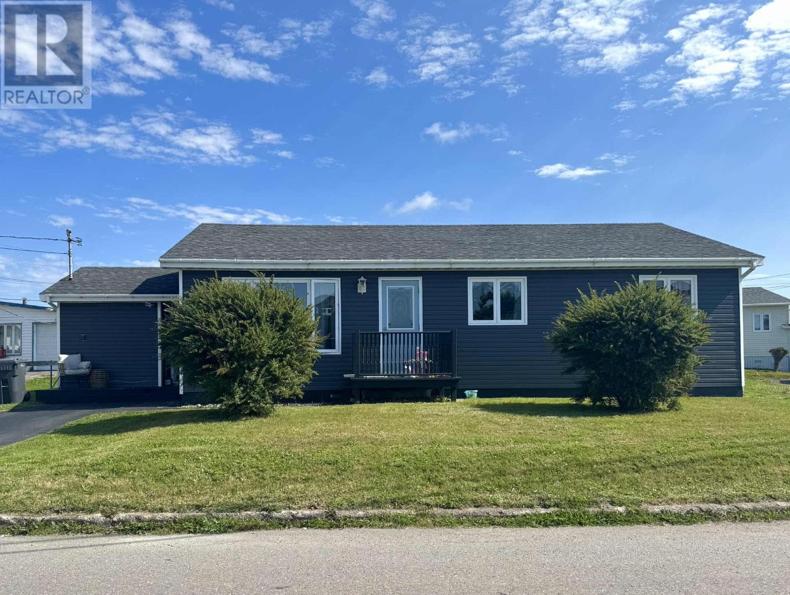 3 Brunette Avenue — Fortune, Newfoundland & Labrador - Main photo