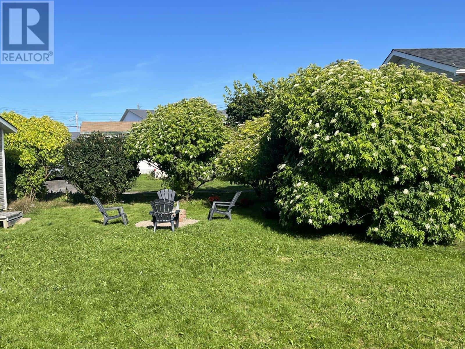 3 Brunette Avenue — Fortune, Newfoundland & Labrador - Photo 3 of 18