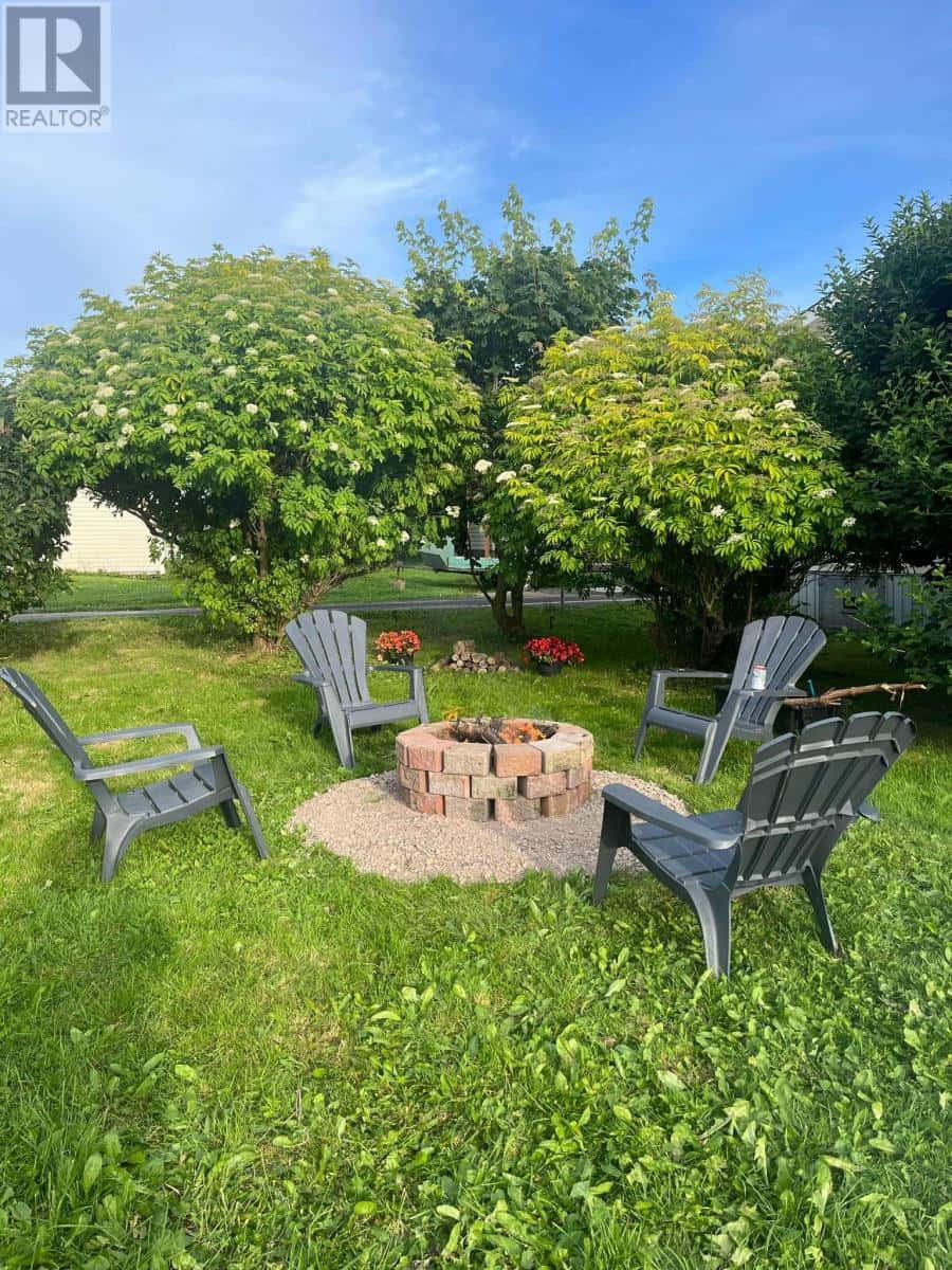 3 Brunette Avenue — Fortune, Newfoundland & Labrador - Photo 4 of 18