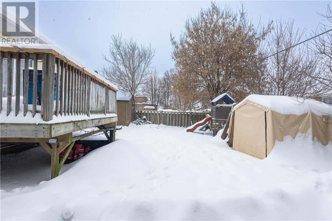 3235 Errington Avenue — Chelmsford, Ontario - Photo 2 of 20