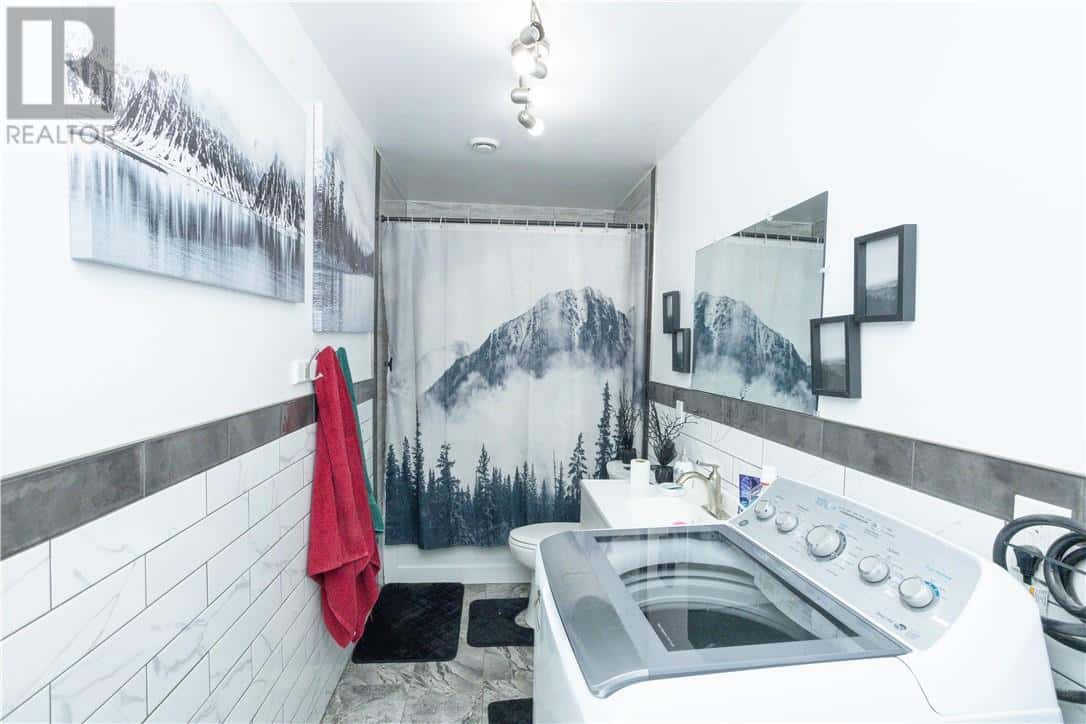 3235 Errington Avenue — Chelmsford, Ontario - Photo 5 of 20