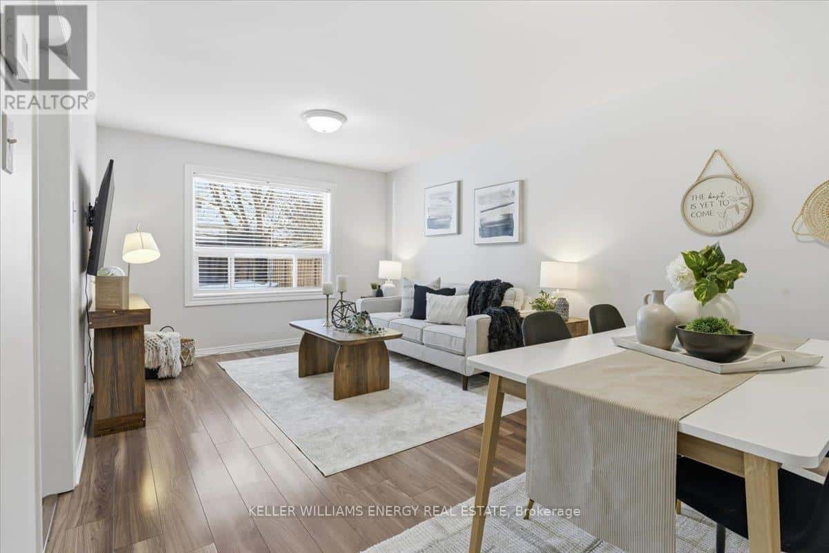 54 FARNCOMB CRESCENT — Clarington (Bowmanville), Ontario - Photo 2 of 32