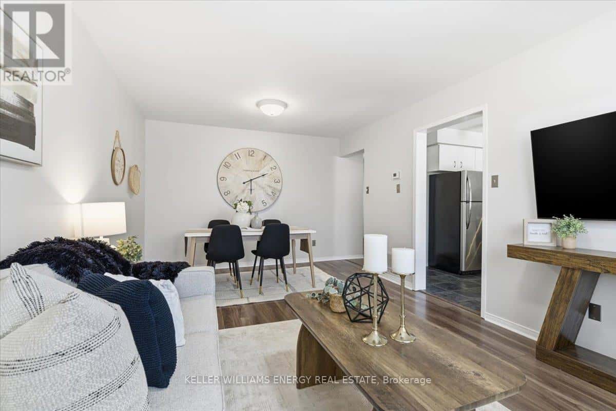 54 FARNCOMB CRESCENT — Clarington (Bowmanville), Ontario - Photo 3 of 32