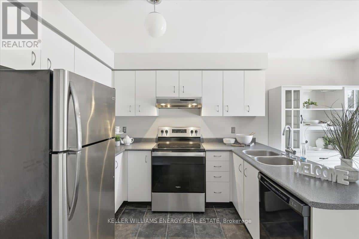 54 FARNCOMB CRESCENT — Clarington (Bowmanville), Ontario - Photo 4 of 32