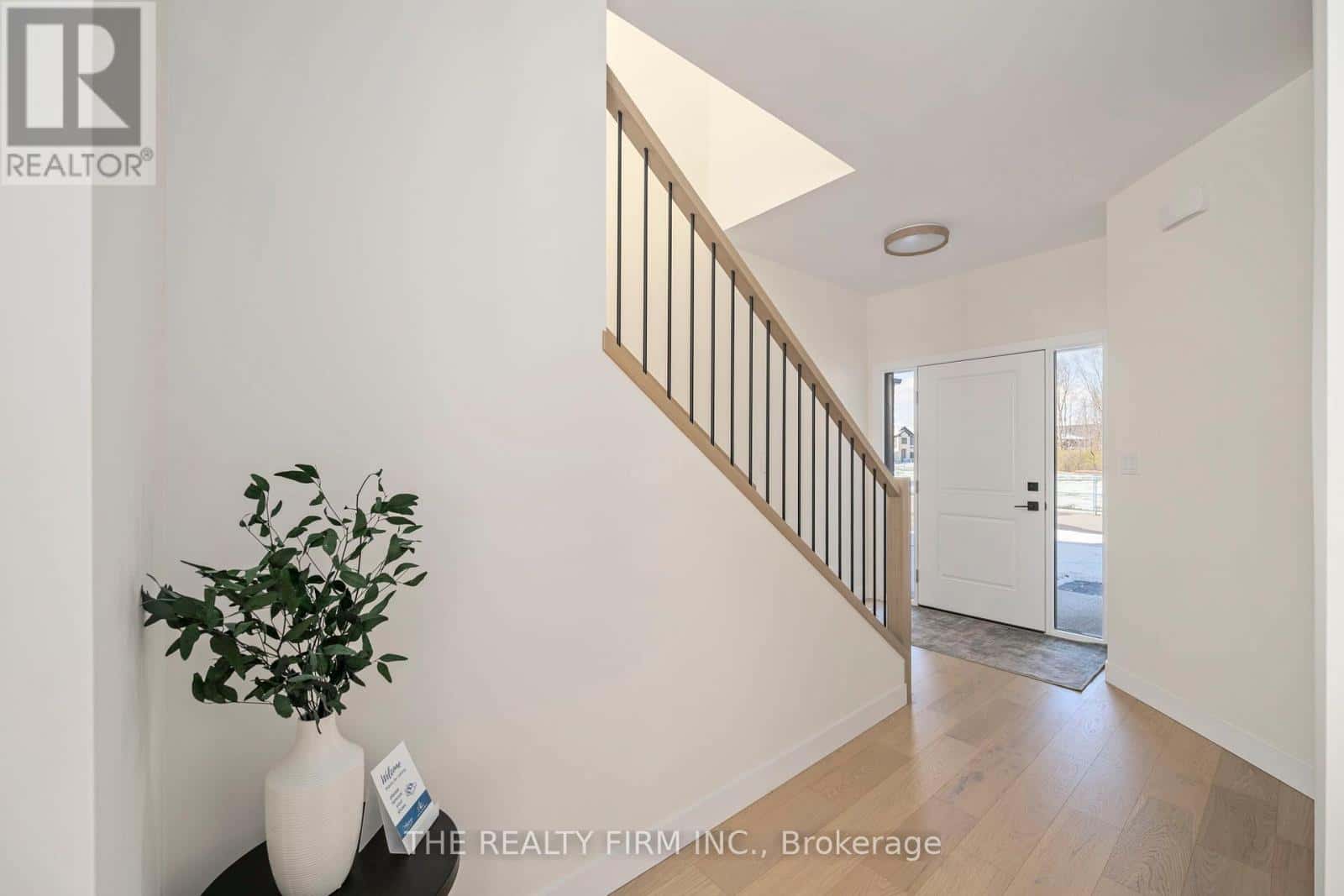 2172 SADDLEROCK AVENUE — London North (North S), Ontario - Photo 2 of 36