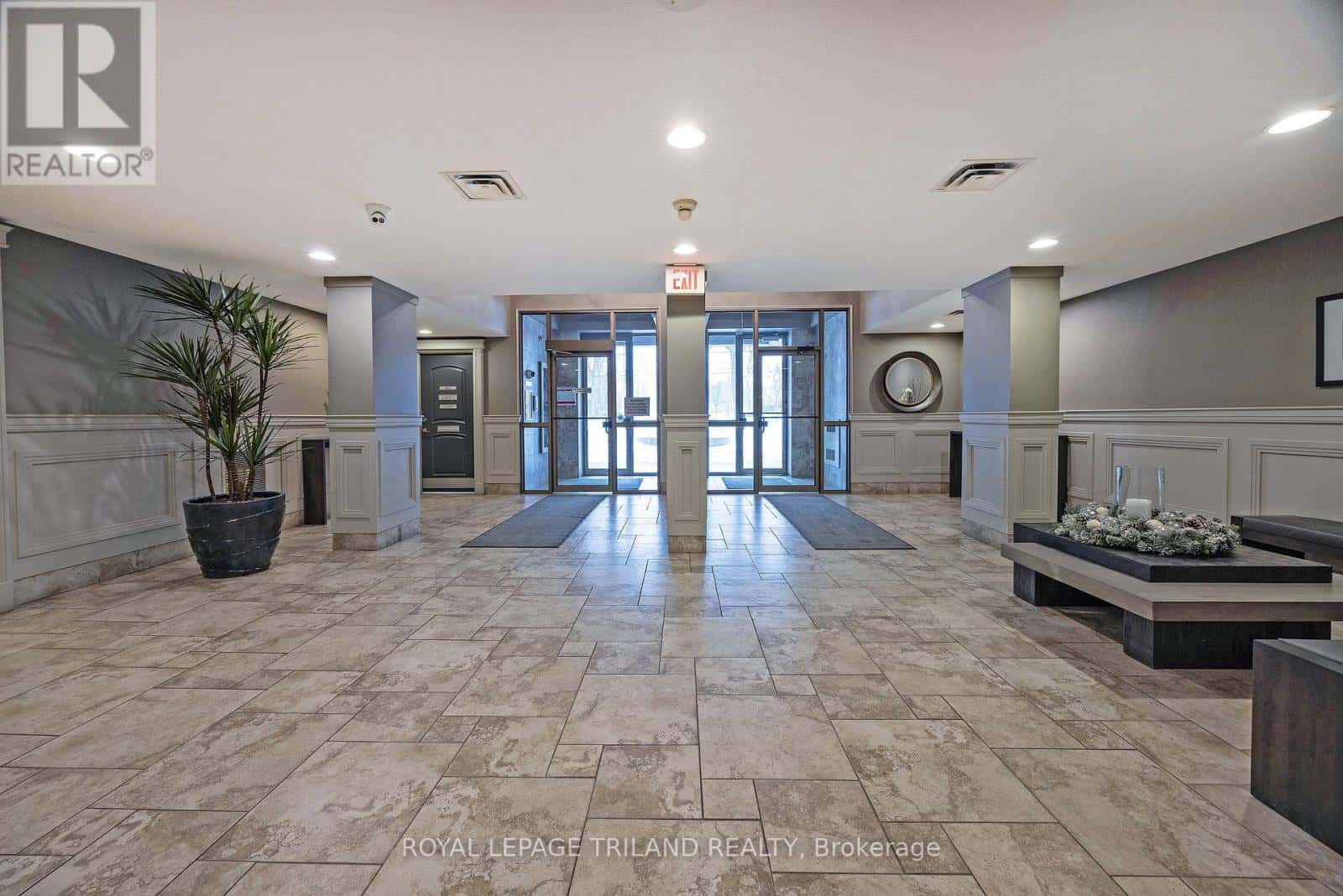 1202 - 250 PALL MALL STREET — London East (East F), Ontario - Photo 5 of 42