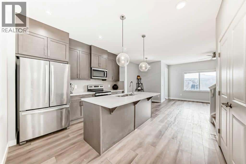 75 Savanna Boulevard NE — Calgary, Alberta - Photo 4 of 35