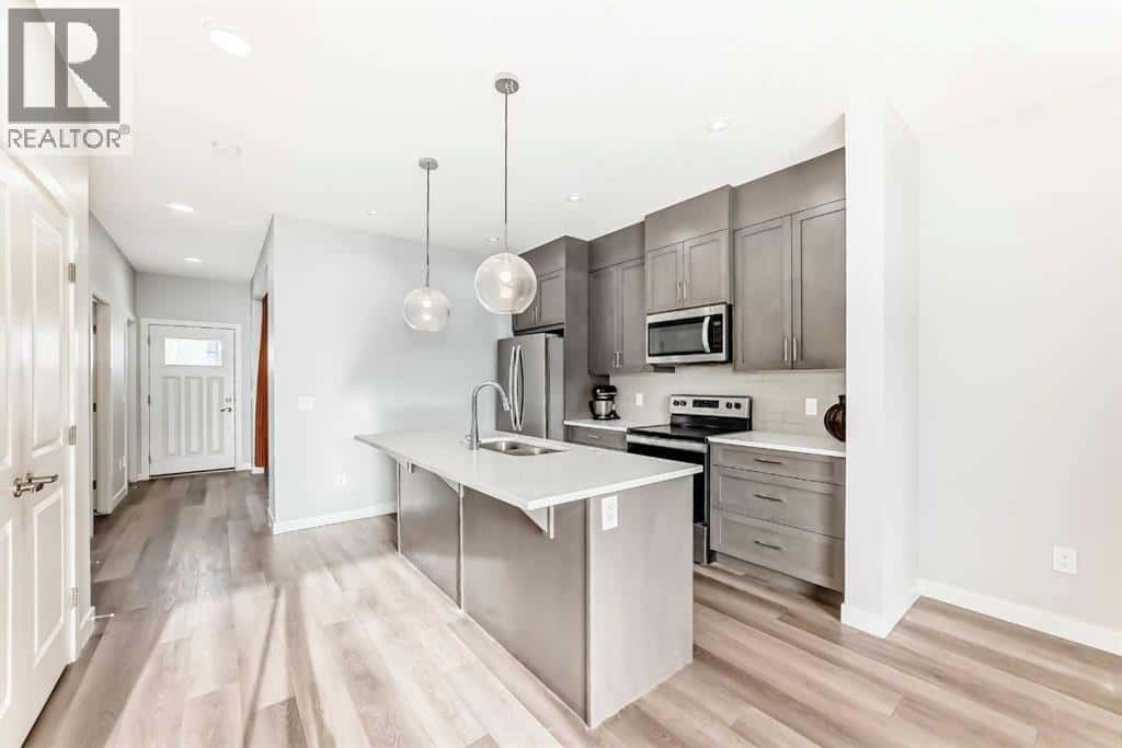 75 Savanna Boulevard NE — Calgary, Alberta - Photo 5 of 35