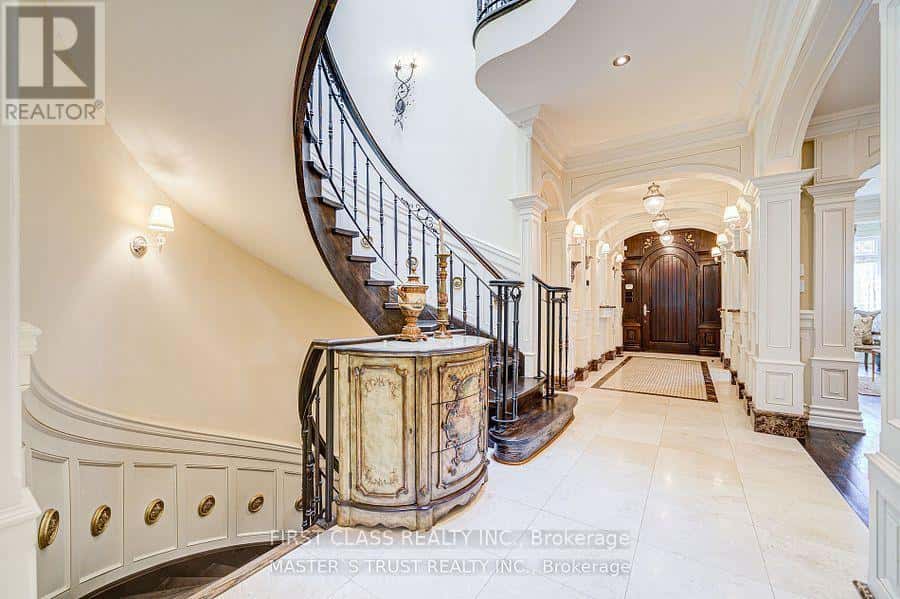 216 PARKVIEW AVENUE — Toronto (Willowdale East), Ontario - Photo 4 of 46