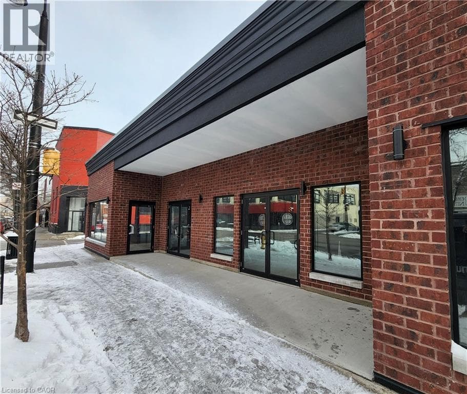 130 CHRISTINA Street N — Sarnia, Ontario - Main photo