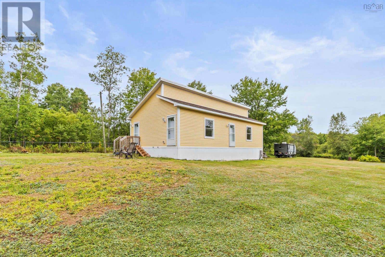 7 Mansfield Lane — Lower Sackville, Nova Scotia - Photo 2 of 42