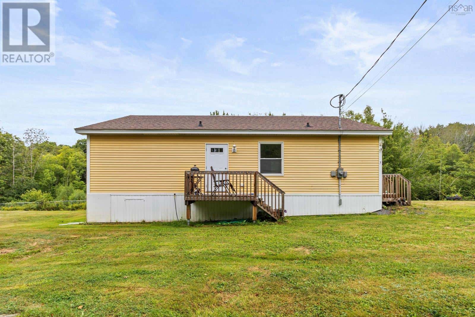 7 Mansfield Lane — Lower Sackville, Nova Scotia - Photo 3 of 42