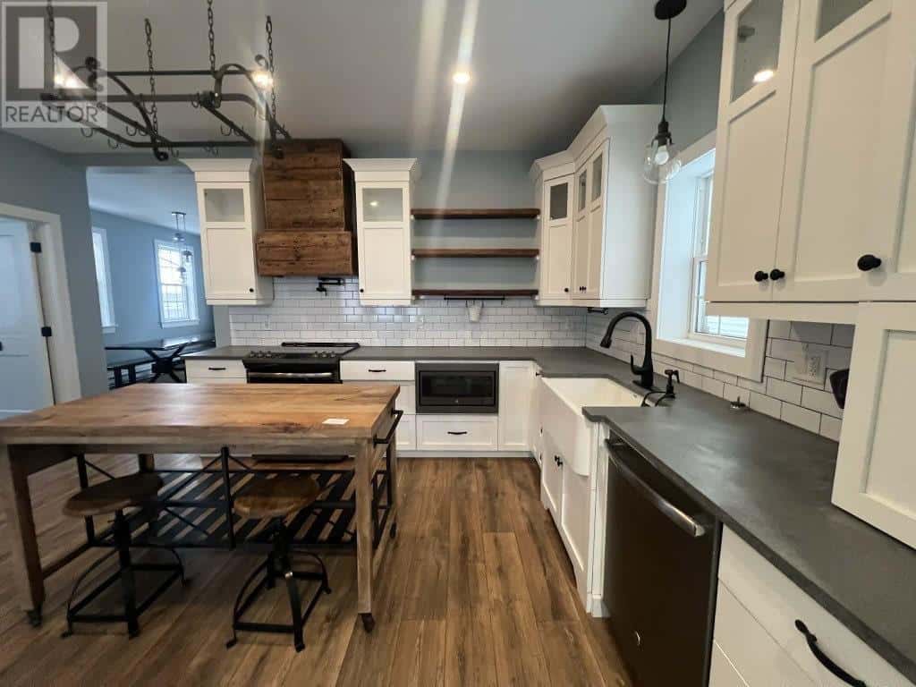 63 Broadway Street — Kensington, Prince Edward Island - Photo 4 of 18