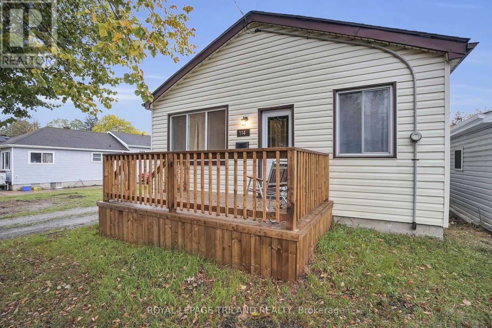 114 EMERY STREET W — London South (South E), Ontario - Photo 2 of 32