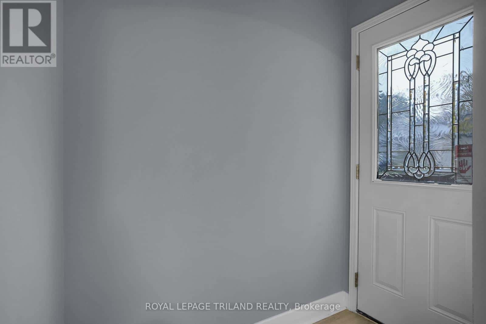 114 EMERY STREET W — London South (South E), Ontario - Photo 5 of 32