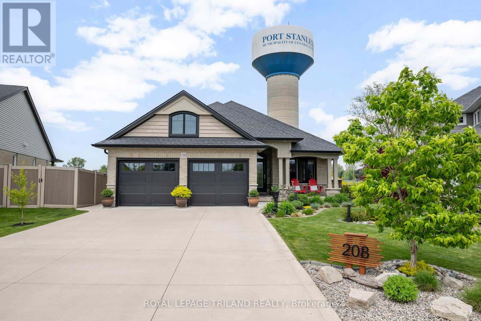 208 EMERY STREET — Central Elgin, Ontario - Photo 2 of 44