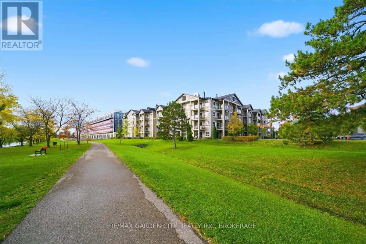 1402 - 330 PRINCE CHARLES DRIVE S — Welland (Broadway), Ontario - Photo 2 of 34