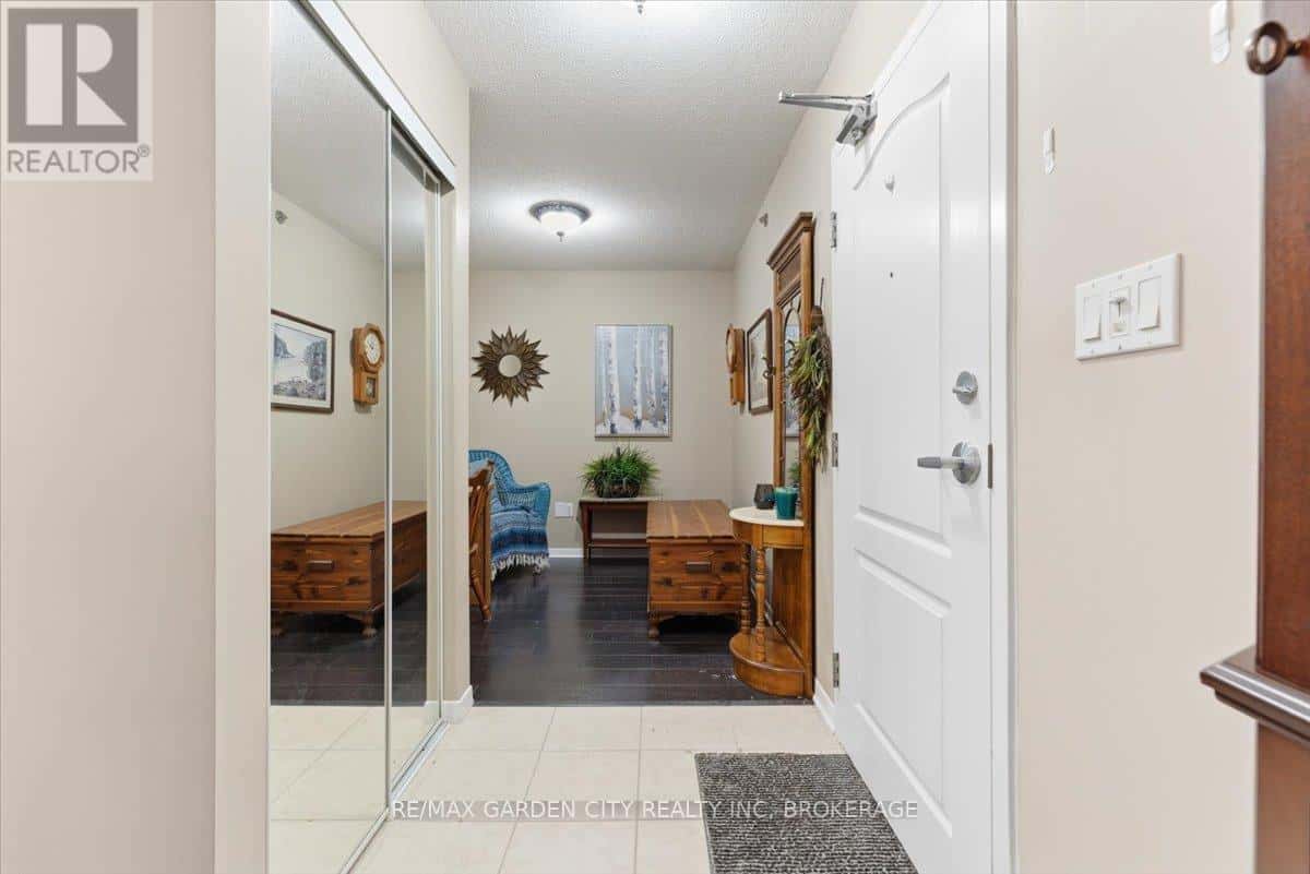 1402 - 330 PRINCE CHARLES DRIVE S — Welland (Broadway), Ontario - Photo 5 of 34