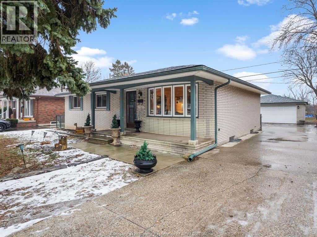 1925 TODD LANE — LaSalle, Ontario - Photo 3 of 38