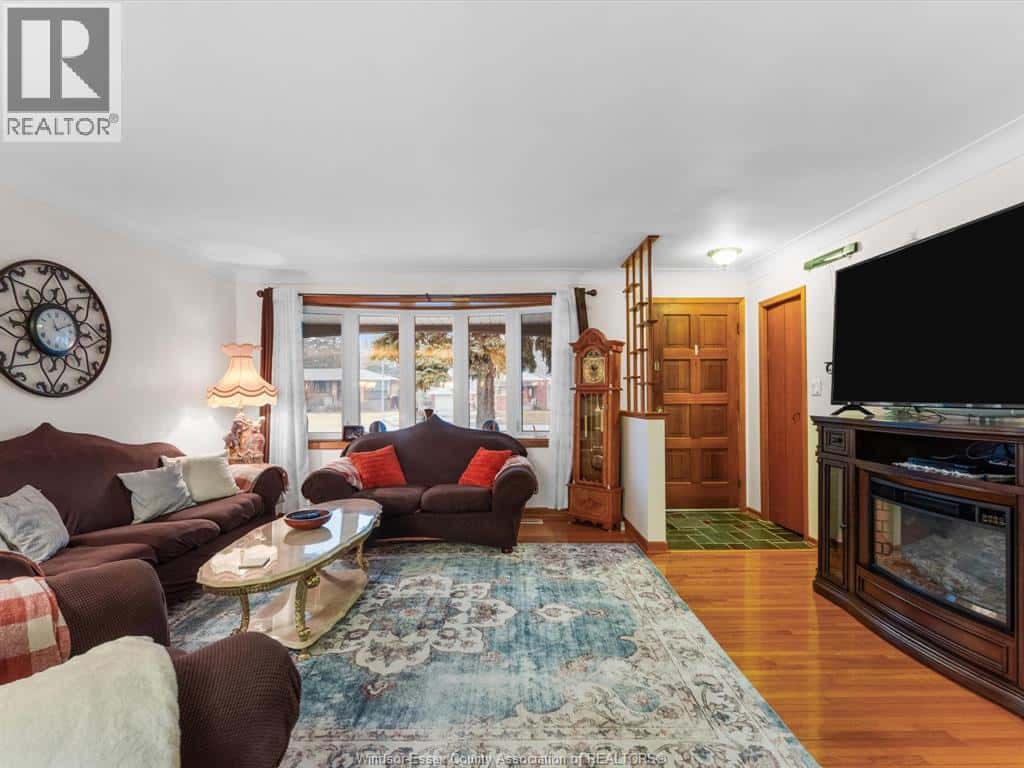 1925 TODD LANE — LaSalle, Ontario - Photo 5 of 38