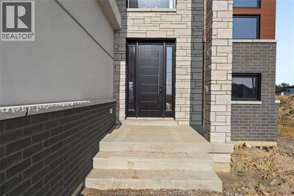 4512 URSULA — Comber, Ontario - Photo 4 of 37