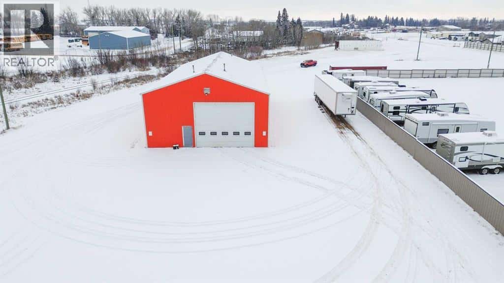 4204 50 Avenue — Stettler - Photo 3 of 18