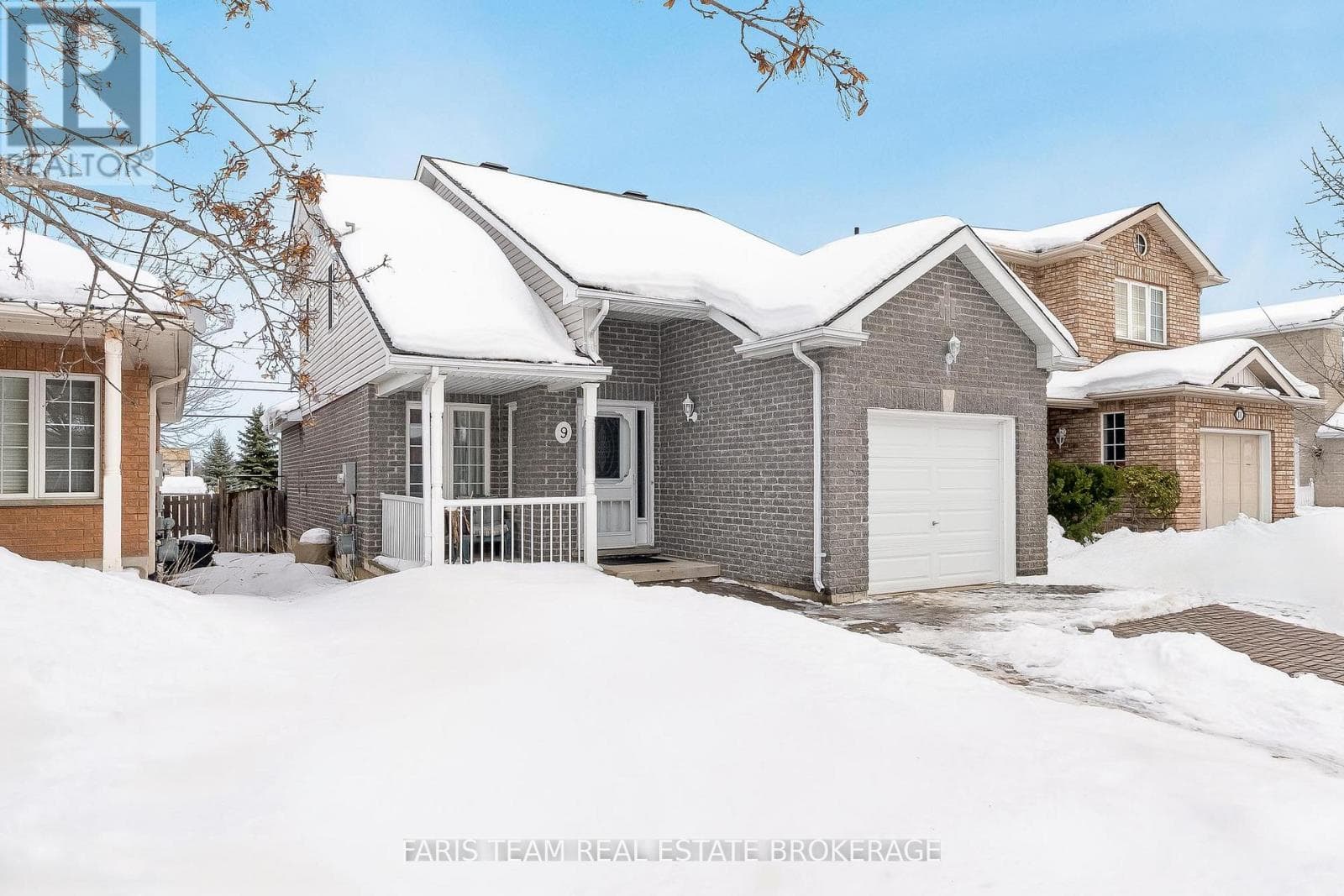 9 JULIA CRESCENT — Orillia, Ontario - Main photo