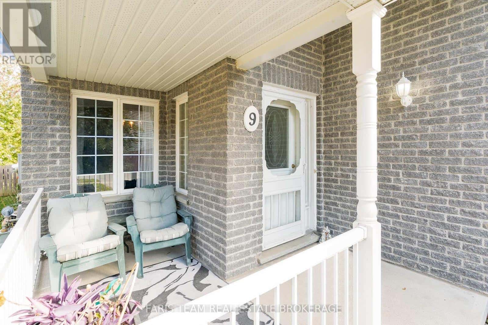 9 JULIA CRESCENT — Orillia, Ontario - Photo 5 of 35