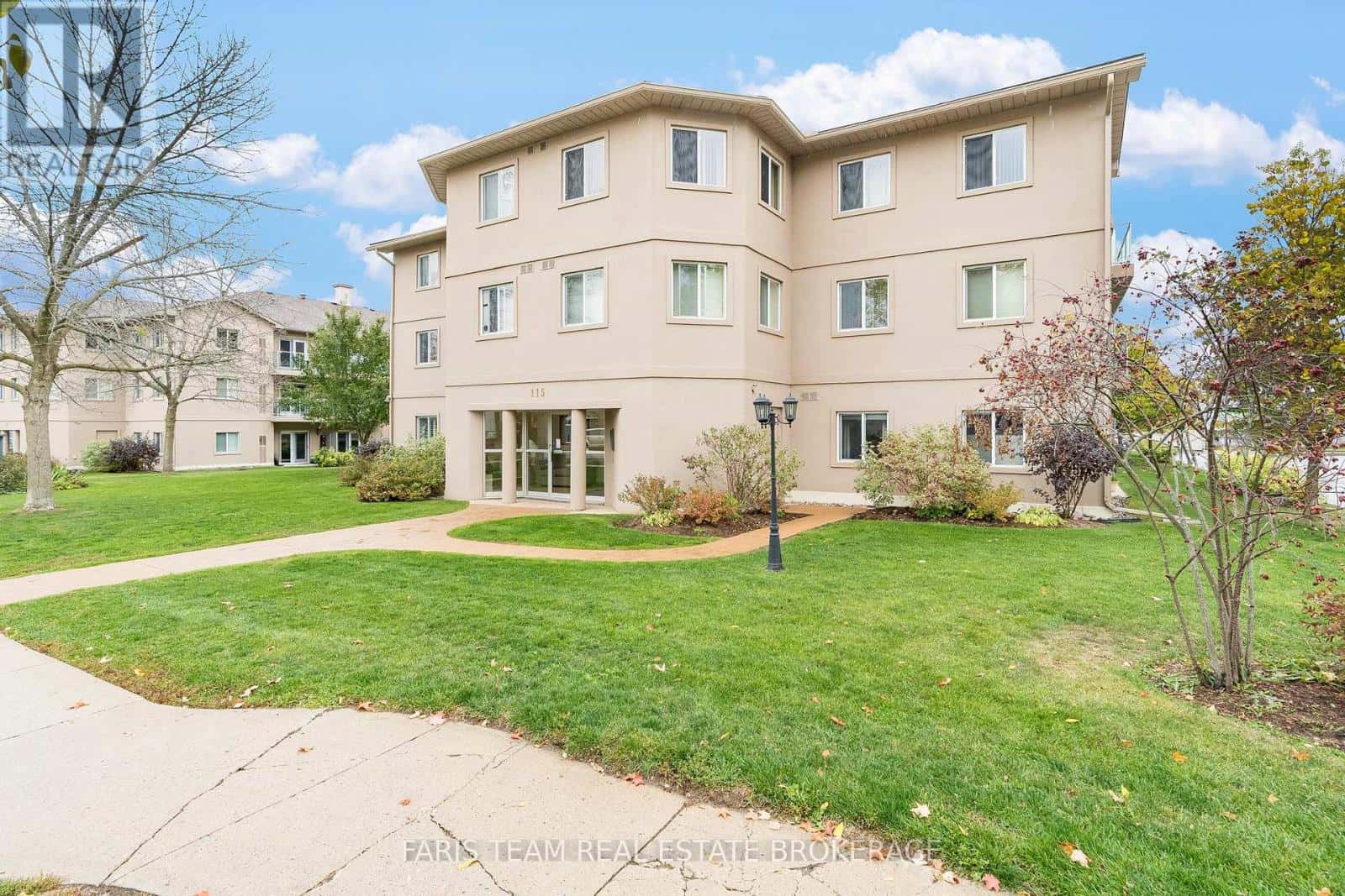 101 - 115 BOND STREET — Orillia, Ontario - Photo 2 of 30