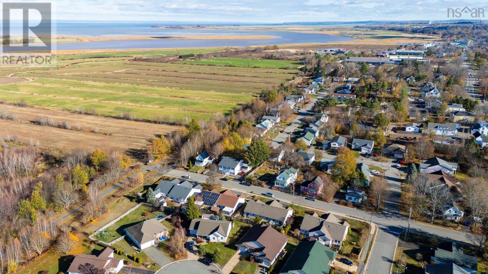 7 Harris Place — Wolfville, Nova Scotia - Photo 5 of 28