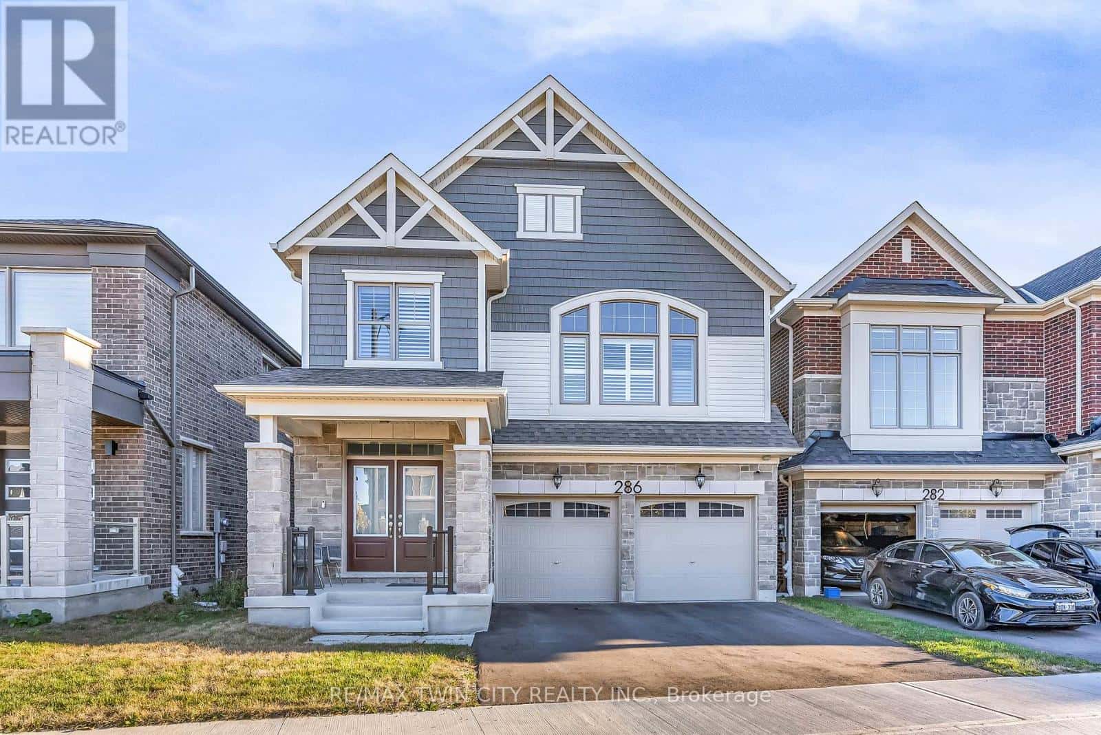 286 FORESTWALK STREET — Kitchener, Ontario - Photo 2 of 45