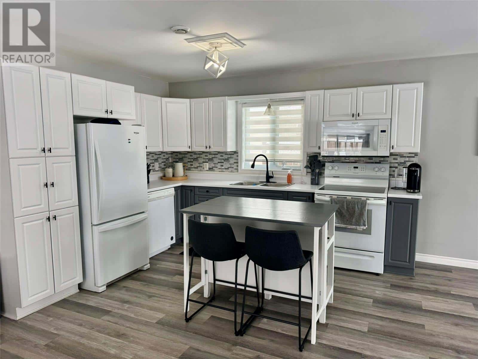 4006 Canning Avenue — Labrador City, Newfoundland & Labrador - Photo 4 of 15