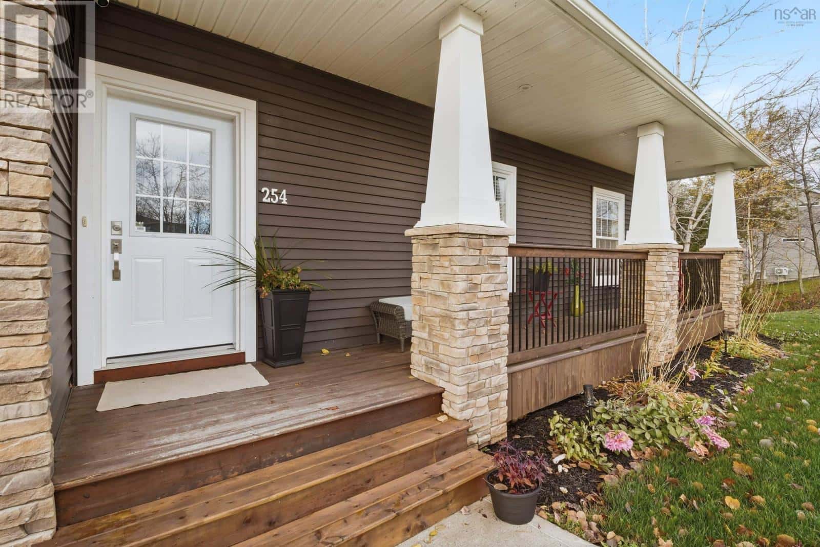 254 Laurel Ridge Drive — Beaver Bank, Nova Scotia - Photo 4 of 48