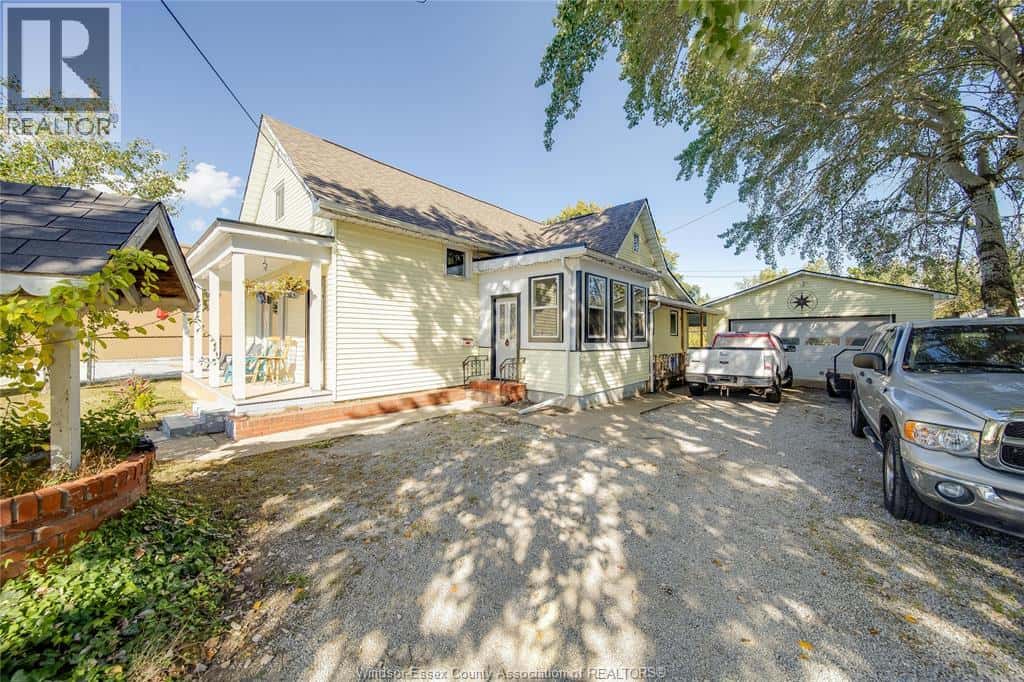 24 WATER STREET — Kingsville, Ontario - Photo 2 of 45