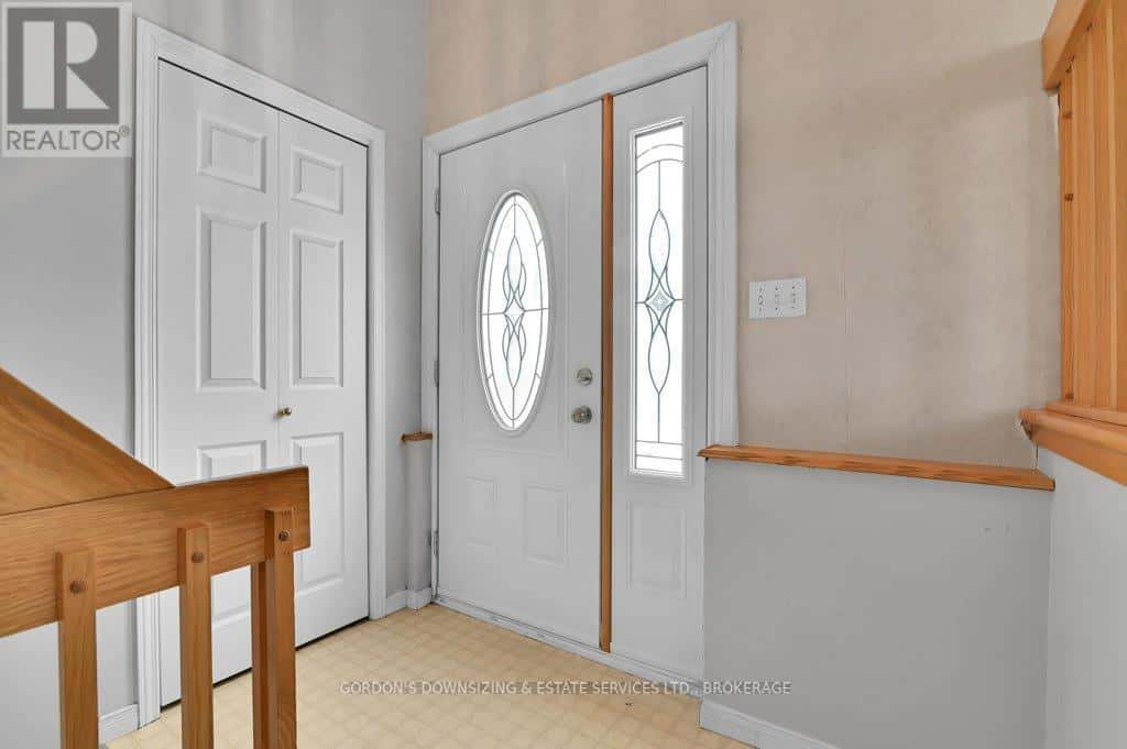 556 JASE STREET — Cornwall, Ontario - Photo 4 of 41