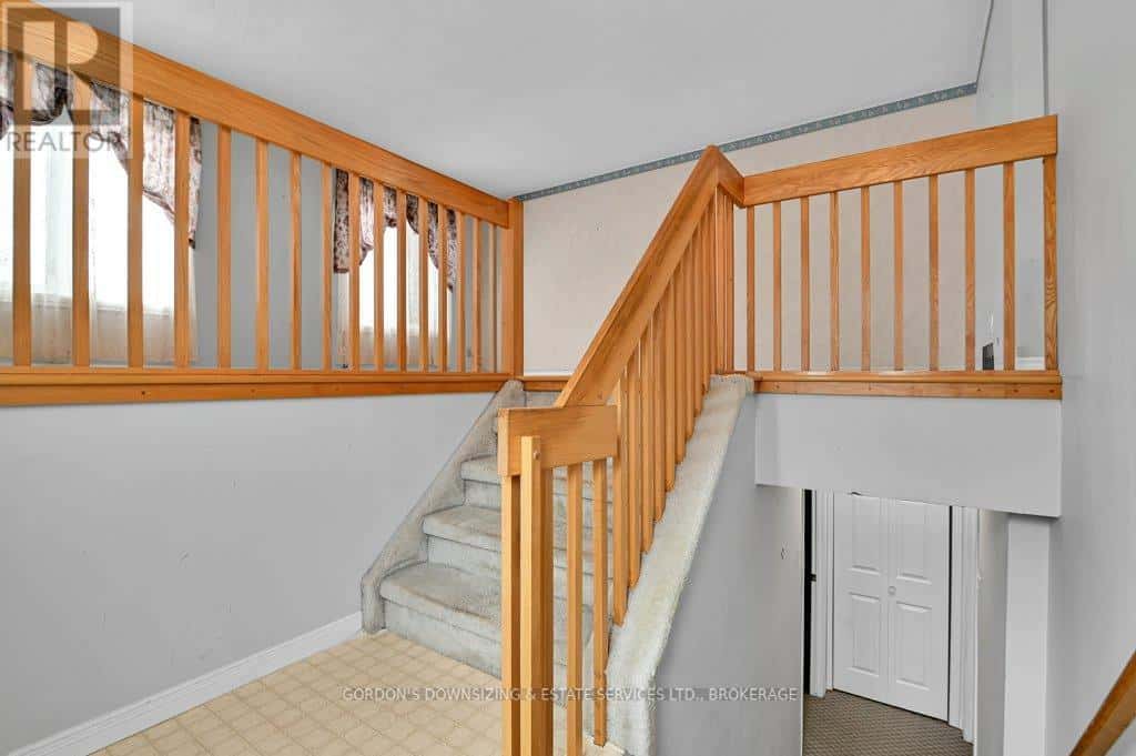 556 JASE STREET — Cornwall, Ontario - Photo 5 of 41