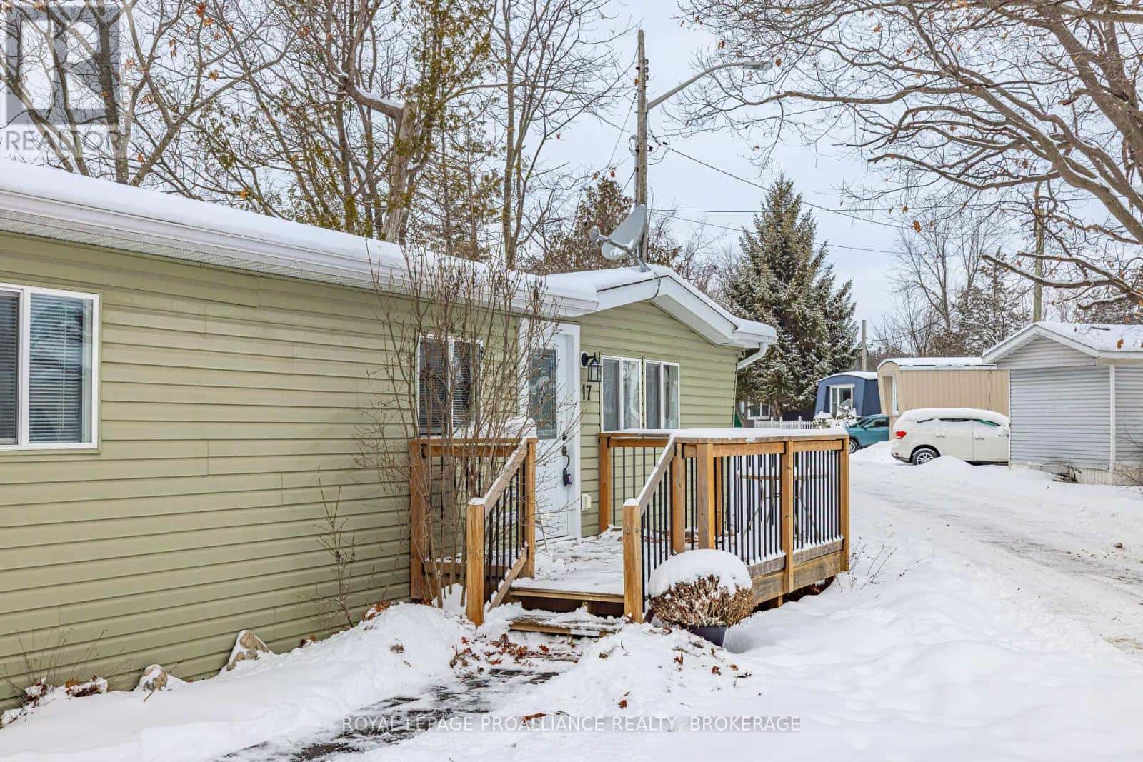 17 - 5569 BATH ROAD — Loyalist (Lennox and Addington - South), Ontario - Photo 3 of 49